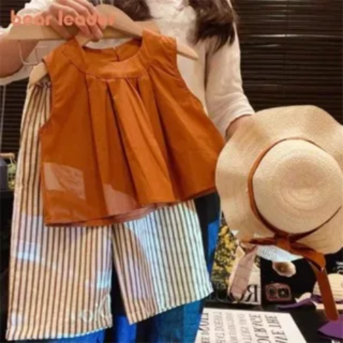 صورة Bear Leader سترة كاكي + مخطط بنطال ذو قصة أرجل واسعة الصيف قطعتين مجموعة يومية بسيطة بلا أكمام ملابس الأطفال لعمر 3-7 سنوات