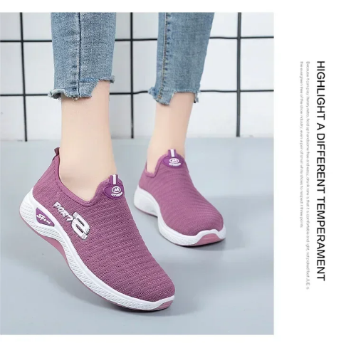 صورة أحذية قماش بكين القديمة بنعال ناعمة، ومشي صحي، وأحذية رياضية كاجوال، وأحذية أمي عصرية